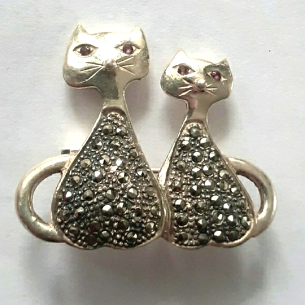 Vtg Thai Su Sterling Silver Marcasite Siamese Cat Pair Cats Pin Brooch
